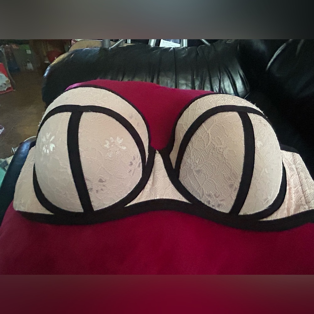 Torrid 42d bombshell pink black lace strapless bra sexy hot lingerie intimates